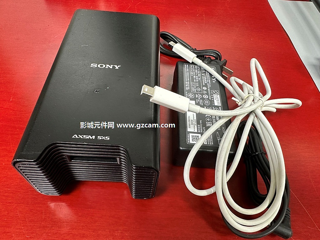 Sony/索尼AXS-AR1记忆卡读卡器威尼斯电影机标配读卡器